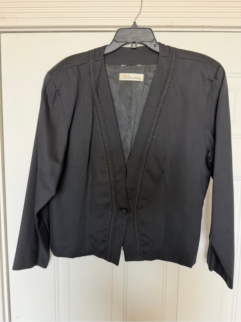 Dana Buchman~Vtg.~Black~Wool~One-Button Front~Collarless V-Neck~Jacket~Size 14